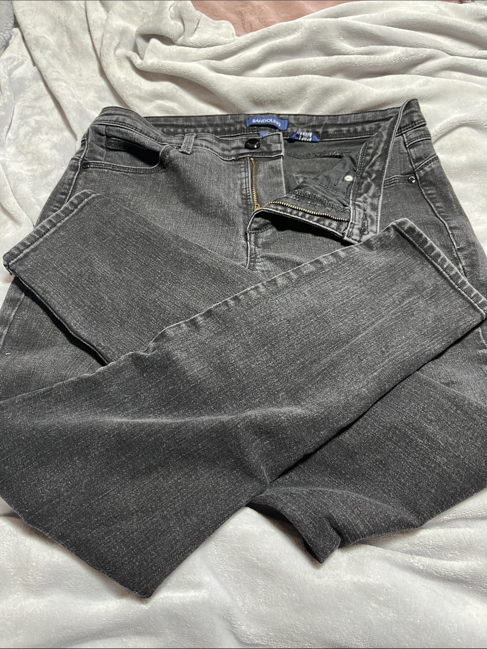 Bandolino Women's Slim Straight Jeans in Charcoal lisbeth style